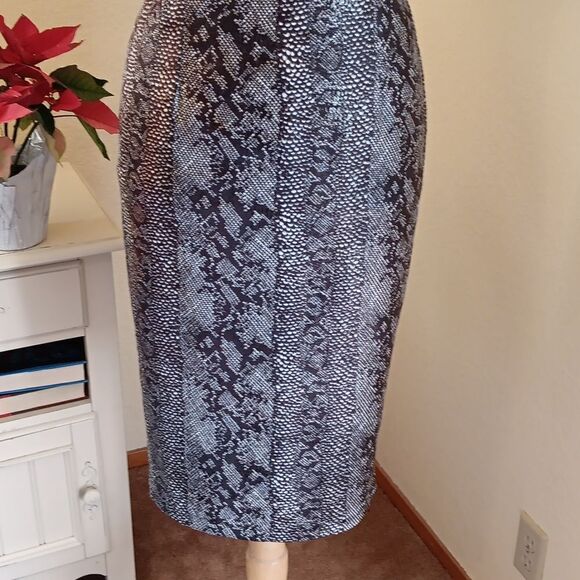 Trio New York Reptile Embossed Dress - Picture 3 of 11